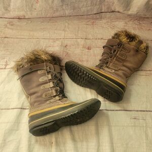Sorel Joan of Arctic Snow Boots Size  7